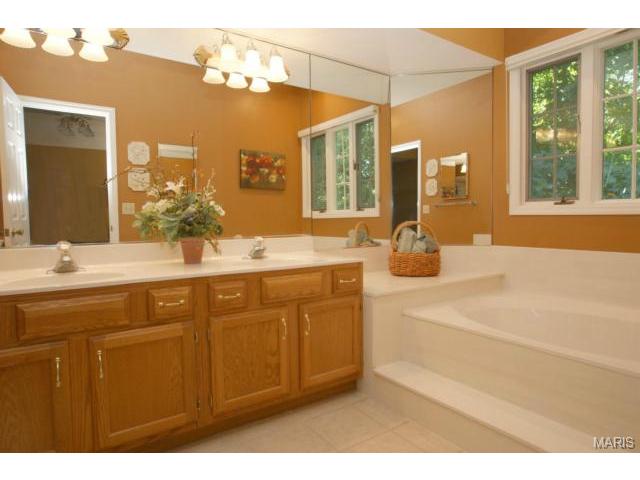2409 Maple Tree Dr, Saint Charles, MO 63303 photo 13