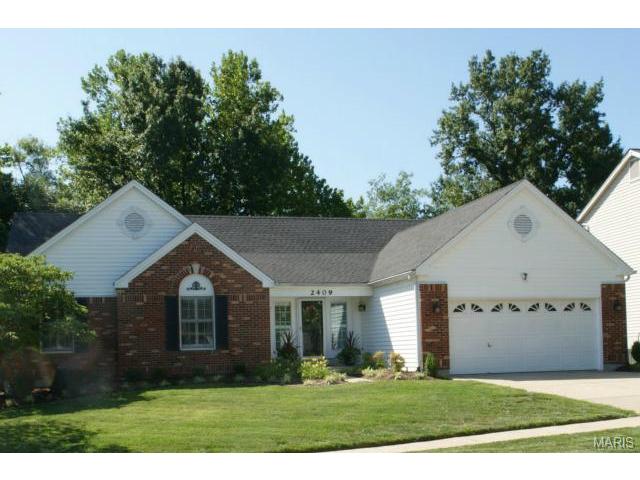 2409 Maple Tree Dr, Saint Charles, MO 63303 photo 1