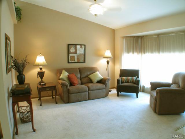 637 Sundance Dr, O'fallon, MO 63368 photo 4