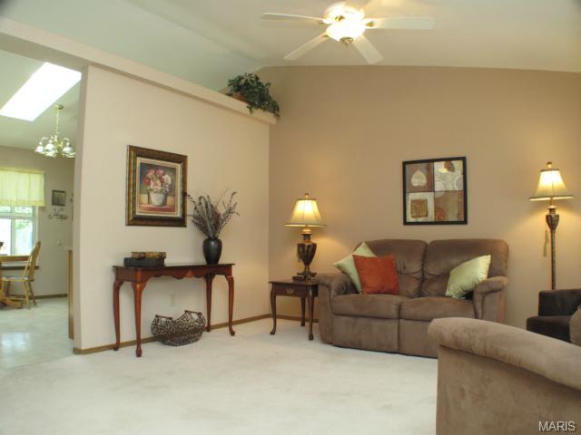 637 Sundance Dr, O'fallon, MO 63368 photo 3