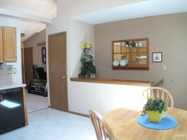 637 Sundance Dr, O'fallon, MO 63368 photo 8