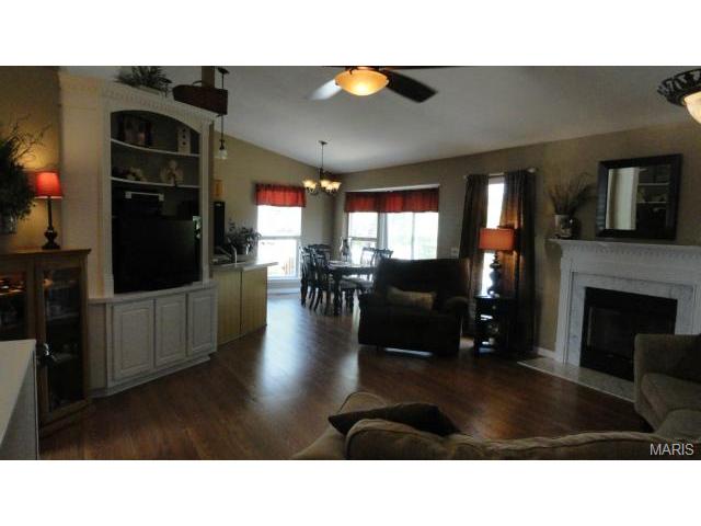 7535 Cinnamon Teal Dr, O'fallon, MO 63368 photo 4