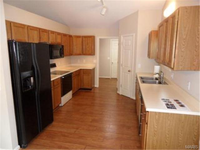 6 Breezy Point Ct, O'fallon, MO 63368 photo 4