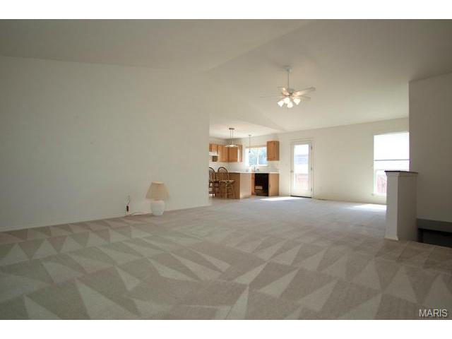 8 Royallbend, O'fallon, MO 63368 photo 2