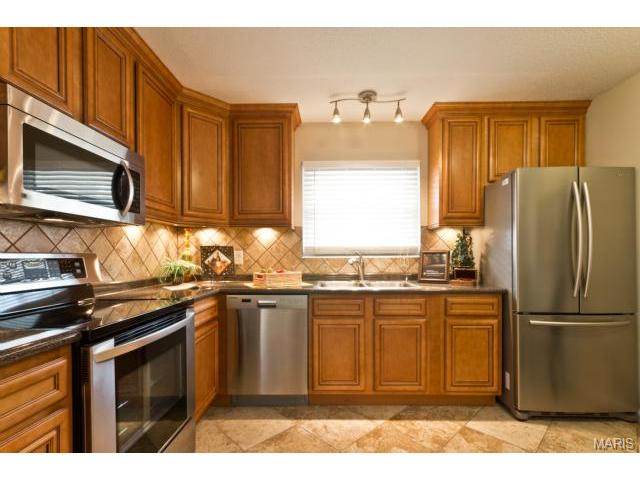 110 Sandy Crk, O'fallon, MO 63366 photo 2