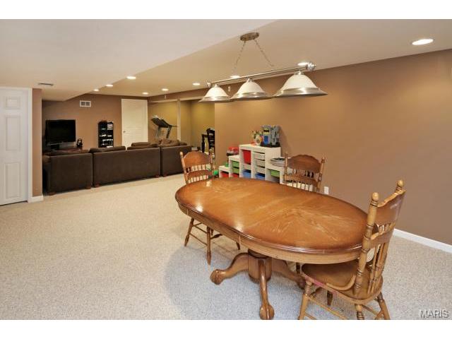 1056 Turtle Creek Dr, O'fallon, MO 63366 photo 14