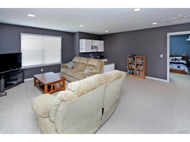 1056 Turtle Creek Dr, O'fallon, MO 63366 photo 9