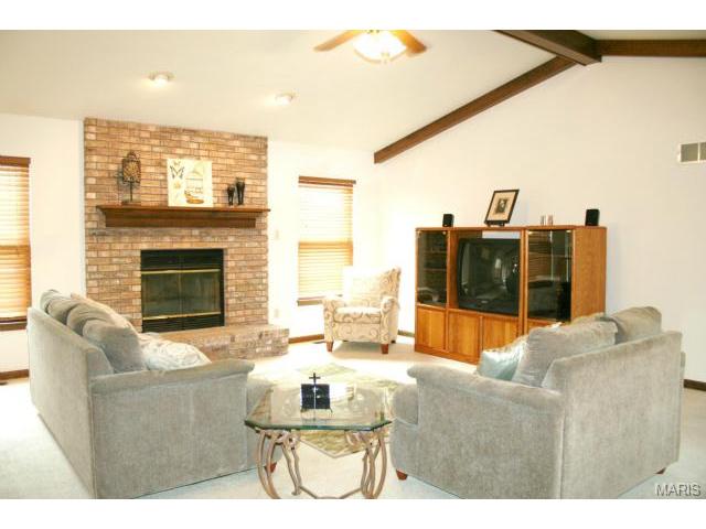824 Colleen, O'fallon, MO 63366 photo 2