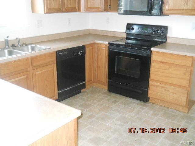 545 Rascal Xing, O'fallon, MO 63366 photo 3
