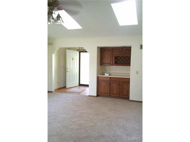 4 N Kern Dr, O'fallon, MO 63366 photo 6