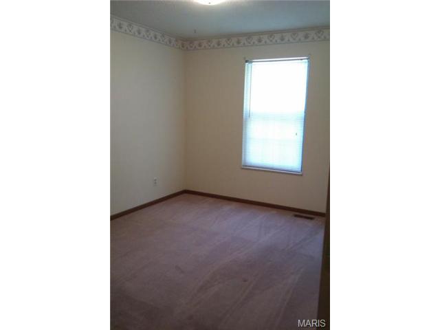 4 N Kern Dr, O'fallon, MO 63366 photo 16