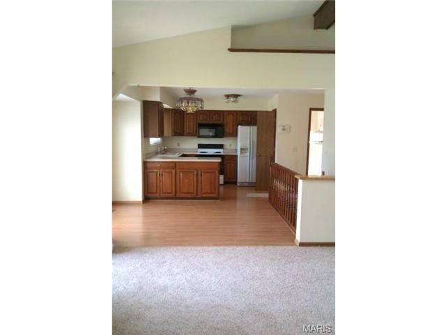4 N Kern Dr, O'fallon, MO 63366 photo 8
