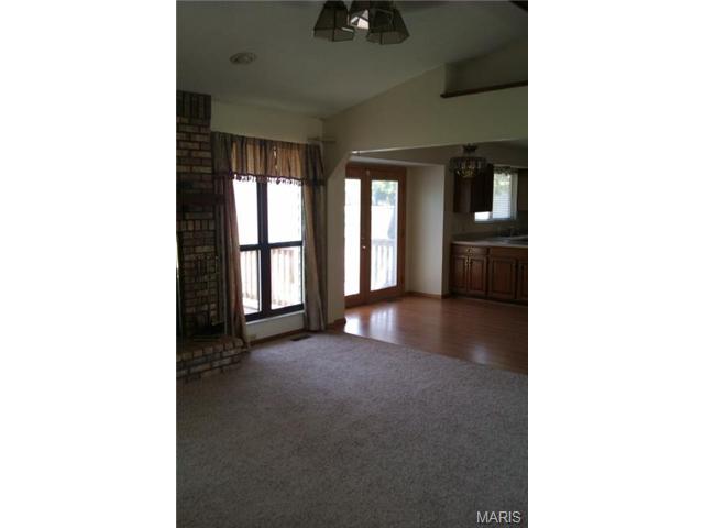 4 N Kern Dr, O'fallon, MO 63366 photo 5