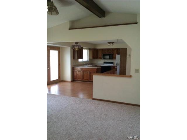 4 N Kern Dr, O'fallon, MO 63366 photo 4
