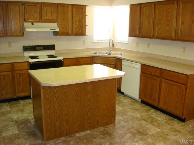 33 President Dr, O'fallon, MO 63368 photo 17