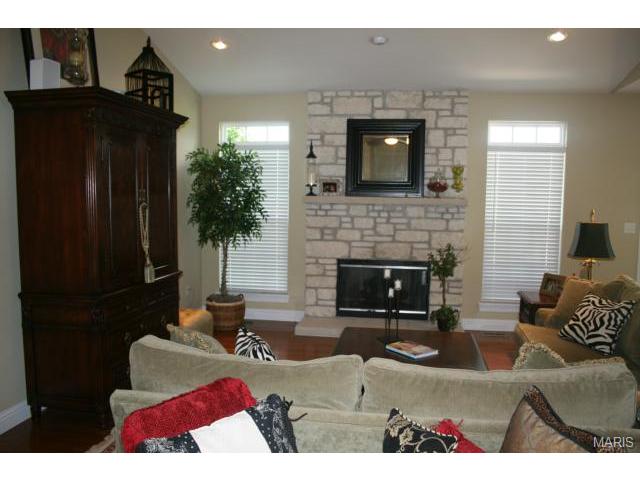 813 Kingsgate, O'fallon, MO 63368 photo 3