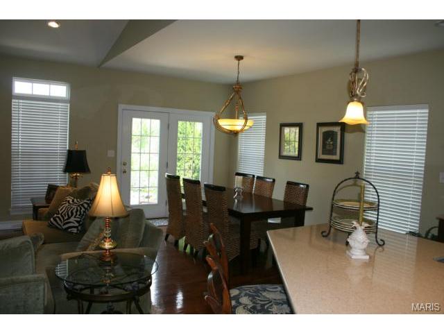 813 Kingsgate, O'fallon, MO 63368 photo 2