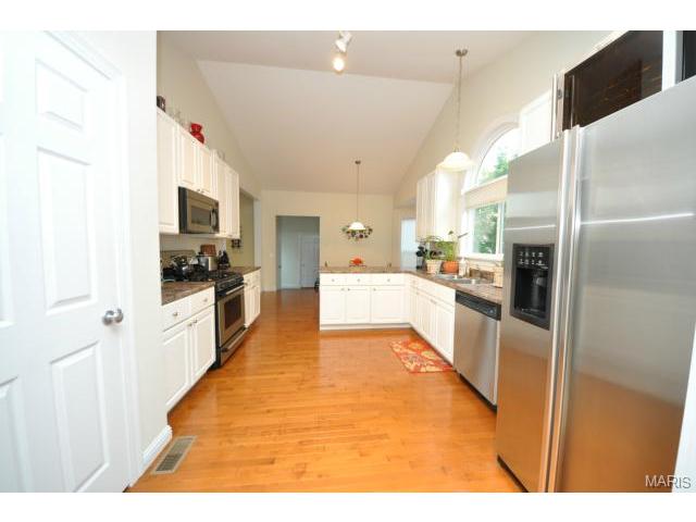 720 Rolling Wind Dr, O'fallon, MO 63368 photo 4