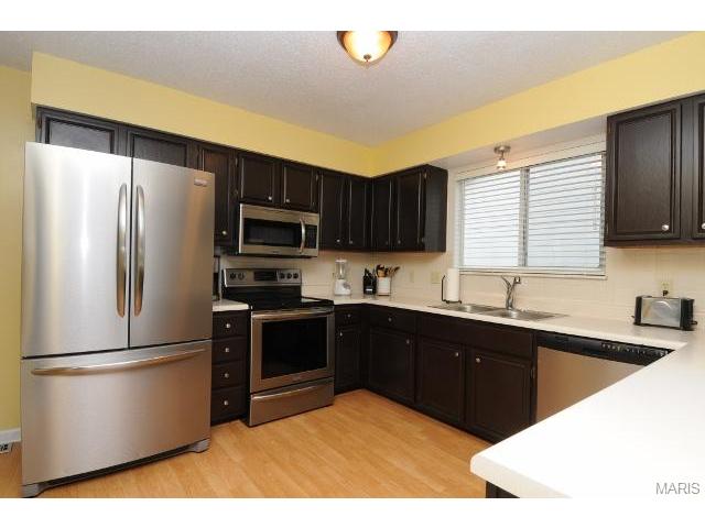 259 Brougham Dr, O'fallon, MO 63368 photo 2