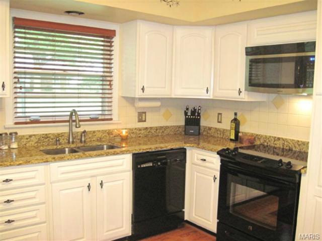 2900 Cypress Dr, Saint Charles, MO 63301 photo 8