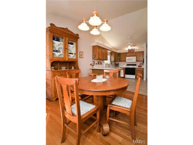 656 Emge Rd, O'fallon, MO 63366 photo 9
