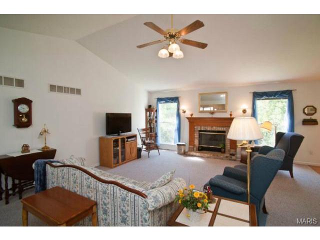 656 Emge Rd, O'fallon, MO 63366 photo 6