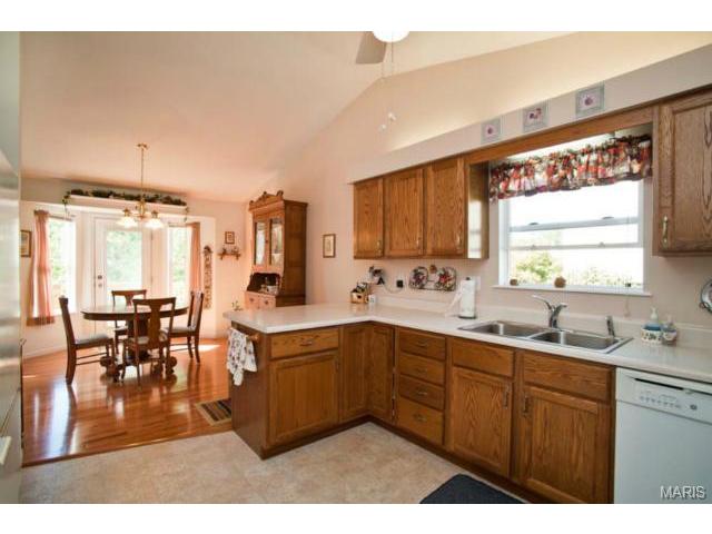 656 Emge Rd, O'fallon, MO 63366 photo 12