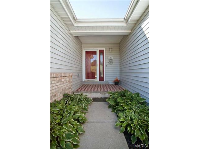 656 Emge Rd, O'fallon, MO 63366 photo 3