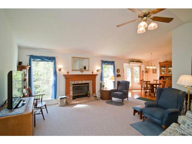 656 Emge Rd, O'fallon, MO 63366 photo 5