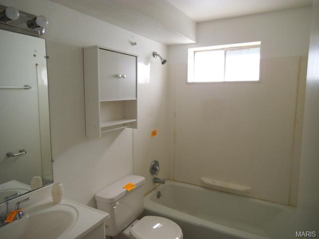 210 Bermuda Dr, O'fallon, MO 63366 photo 8