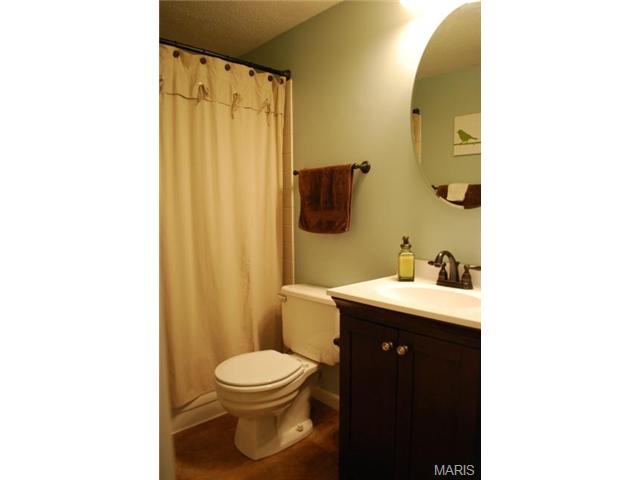 1915 Springhill Ct, O'fallon, MO 63366 photo 9
