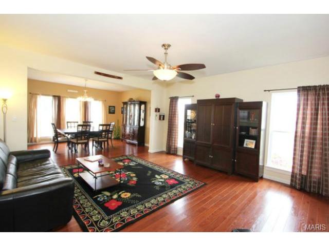 400 Spring Trce, O'fallon, MO 63368 photo 4
