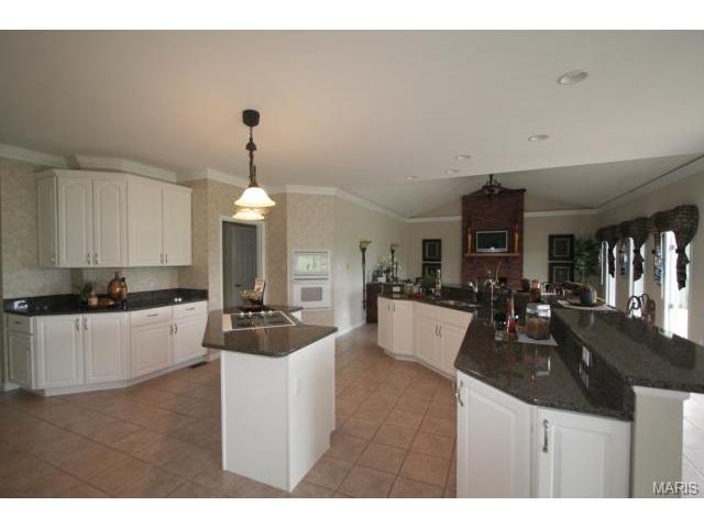 721 Hillenkamp Dr, Weldon Spring, MO 63304 photo 3