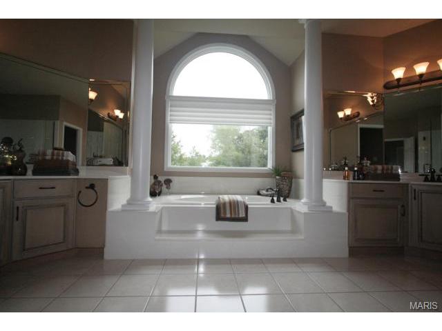 721 Hillenkamp Dr, Weldon Spring, MO 63304 photo 9