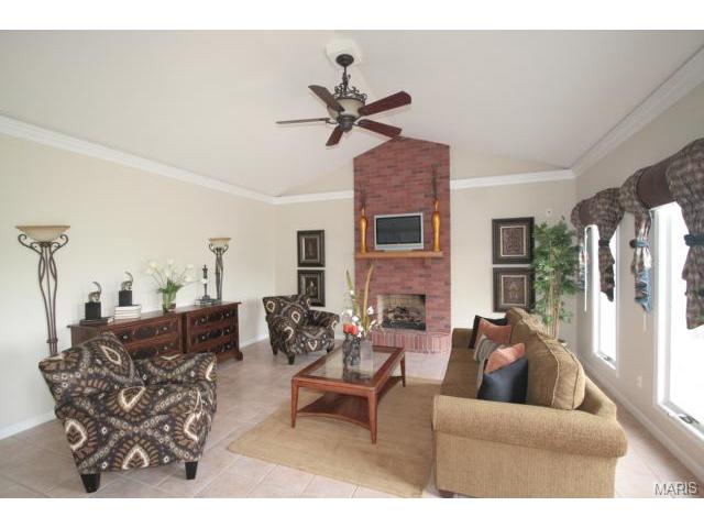 721 Hillenkamp Dr, Weldon Spring, MO 63304 photo 4