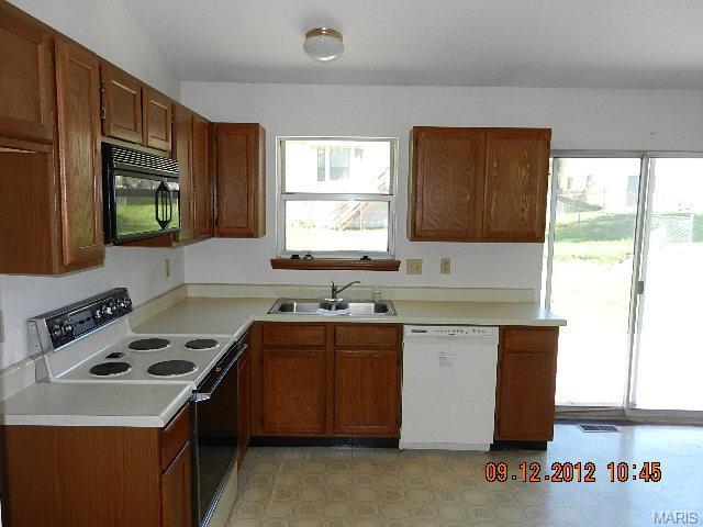 519 Durango Dr, O'fallon, MO 63368 photo 7