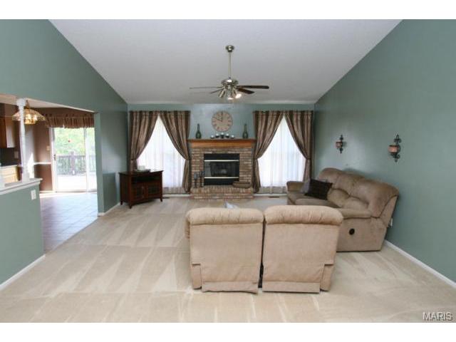 1202 Bellow Falls Dr, O'fallon, MO 63368 photo 2