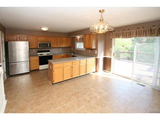 1202 Bellow Falls Dr, O'fallon, MO 63368 photo 3