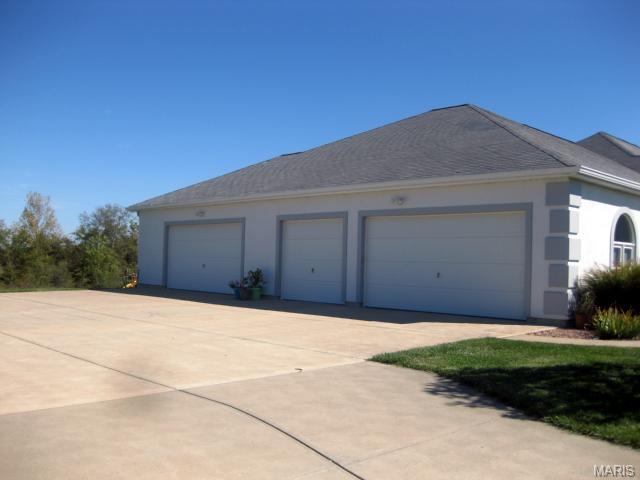 2015 Bobwhite Ct, O'fallon, MO 63366 photo 2