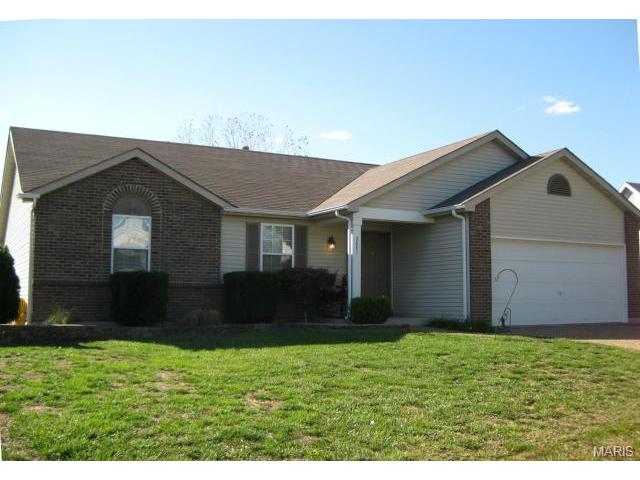 2641 Black Cherry Dr, O'fallon, MO 63368 photo 1