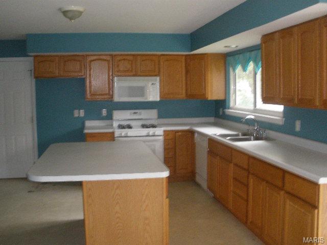 405 Dardenne Dr, O'fallon, MO 63366 photo 5