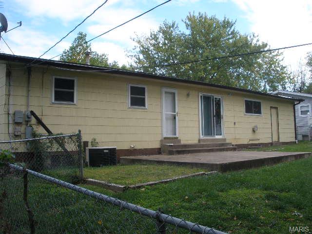 405 Dardenne Dr, O'fallon, MO 63366 photo 3