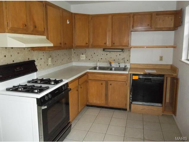 320 Linda Ln, O'fallon, MO 63366 photo 3