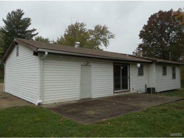 320 Linda Ln, O'fallon, MO 63366 photo 2
