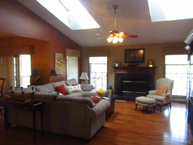 16 Patriots Ln, O'fallon, MO 63368 photo 6