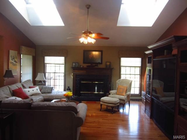 16 Patriots Ln, O'fallon, MO 63368 photo 5