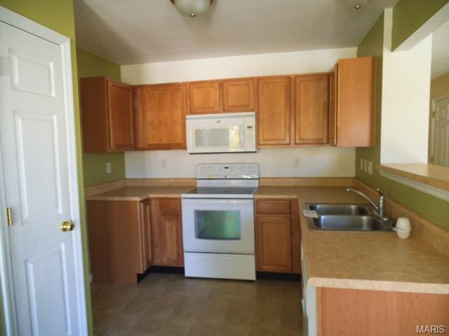 830 Wayland Dr, O'fallon, MO 63366 photo 9