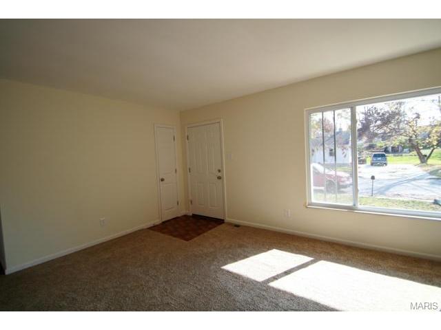 24 Robin, Saint Charles, MO 63301 photo 3