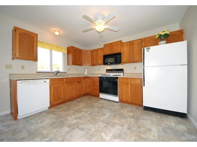 735 Whispering Willow Dr, O'fallon, MO 63366 photo 3
