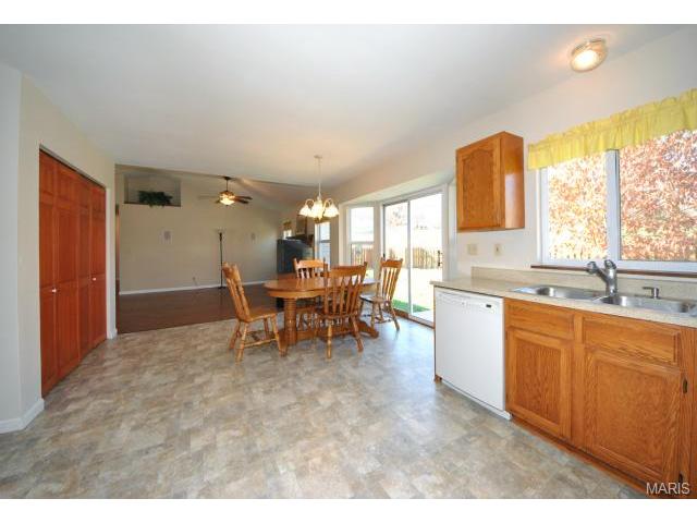 735 Whispering Willow Dr, O'fallon, MO 63366 photo 10